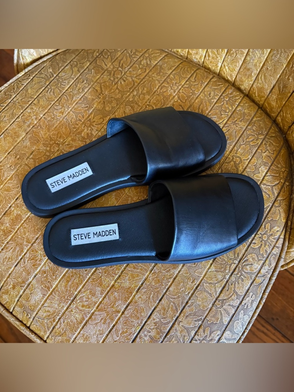 Steve Madden “KAYA” Leather Slide Sandals